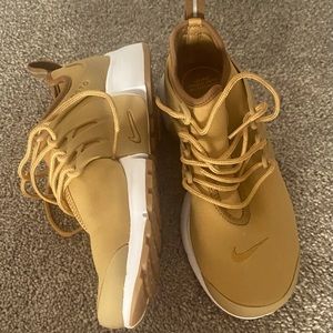 NEW Nike Air Presto Women size 6
